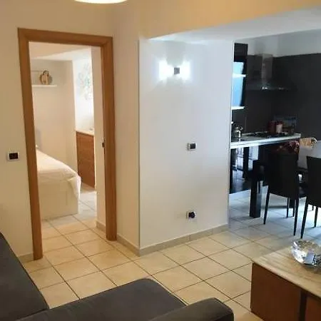 La Casetta Di Mary Apartment *